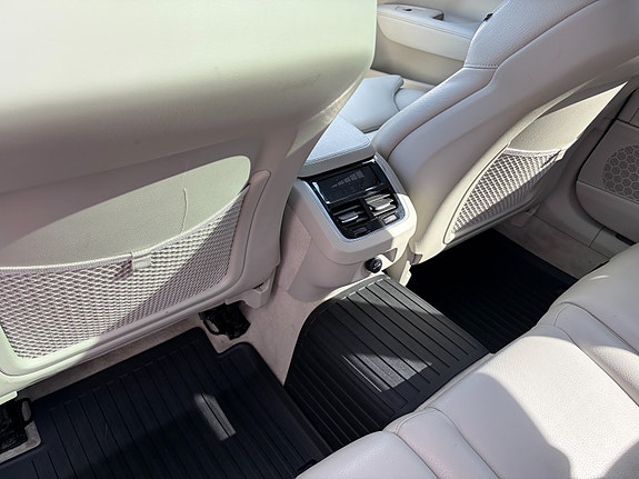 Volvo V90 28 of 30