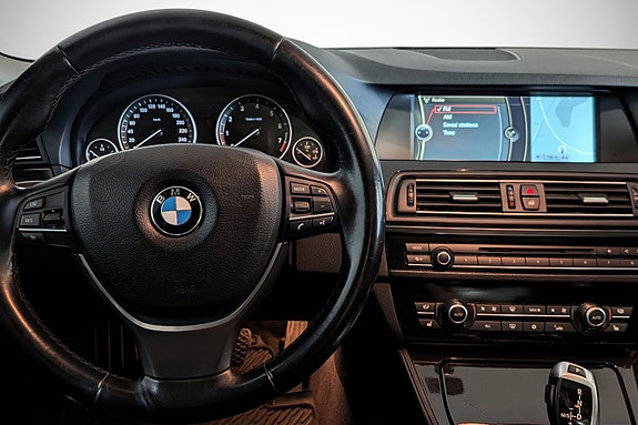 BMW 523i 14 of 26