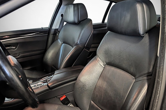 BMW 523i 11 of 26