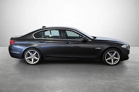 BMW 523i 5 of 26