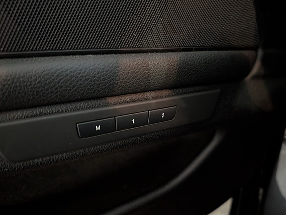 BMW 523i 21 of 26