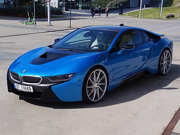 BMW i8 6 of 15