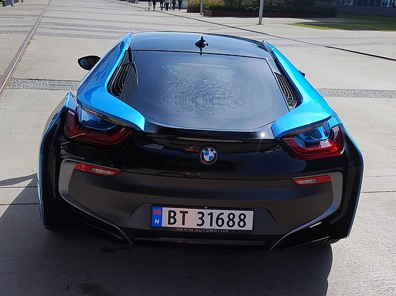 BMW i8 9 of 15