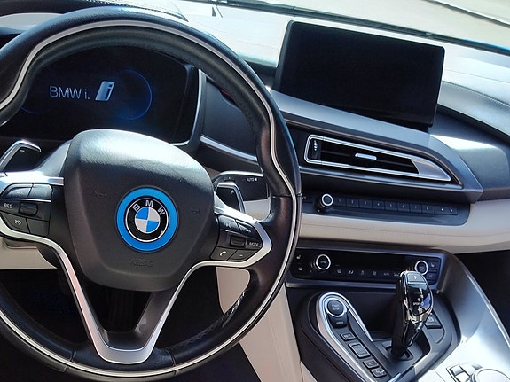 BMW i8 10 of 15