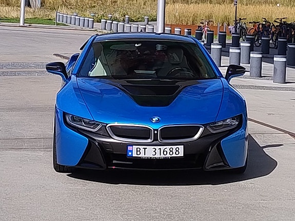 BMW i8 5 of 15