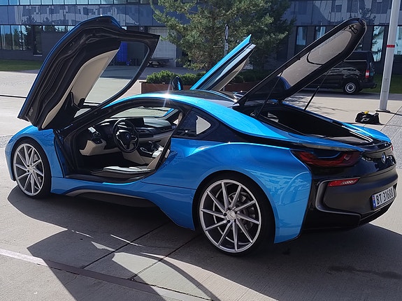 BMW i8 4 of 15