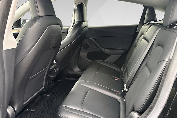 Tesla Model Y 20 of 22