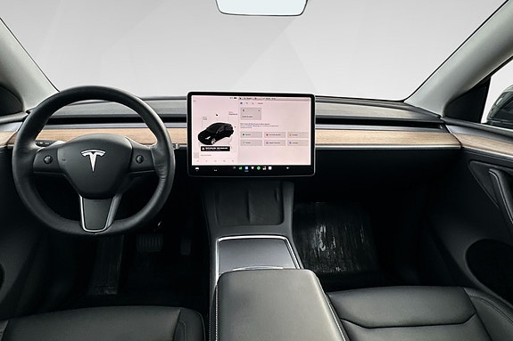 Tesla Model Y 6 of 22