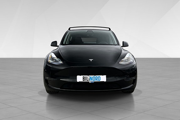 Tesla Model Y 3 of 22