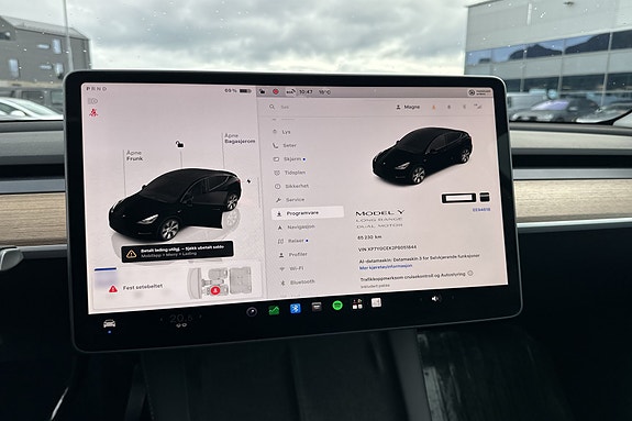 Tesla Model Y 12 of 22