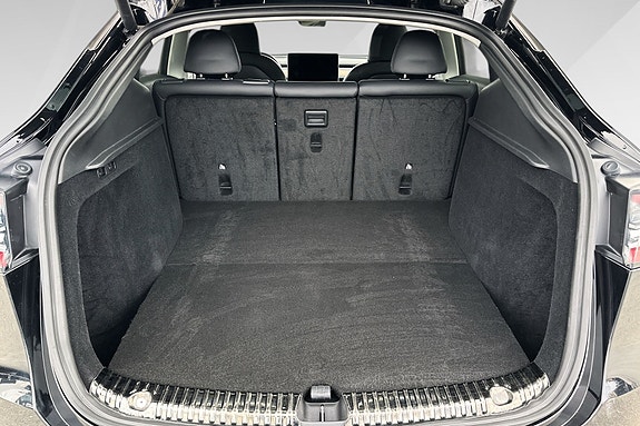 Tesla Model Y 21 of 22