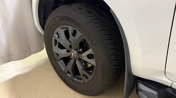 Isuzu D-max 8 of 25
