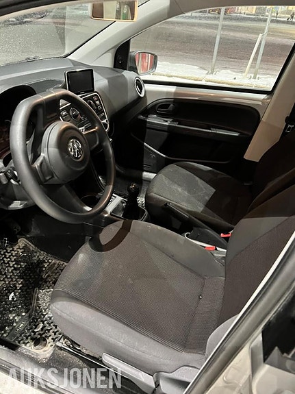 Volkswagen UP! 5 of 6