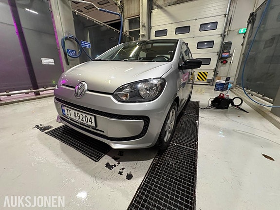 Volkswagen UP! 2 of 6
