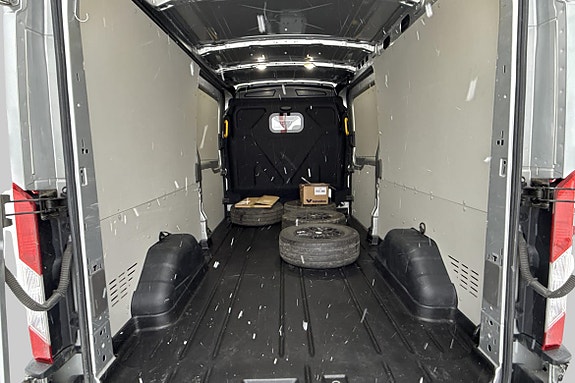 Ford Transit 8 of 17