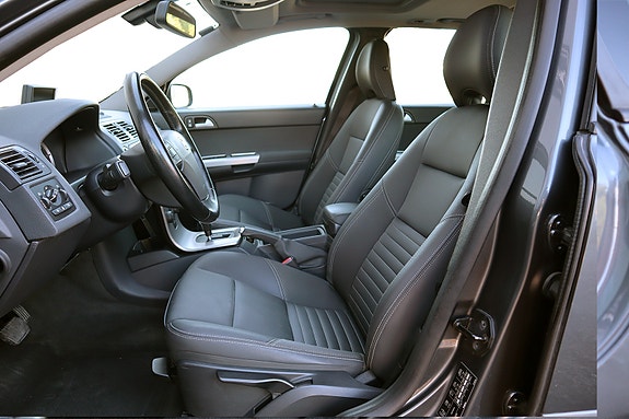Volvo V50 10 of 18