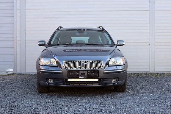 Volvo V50 2 of 18