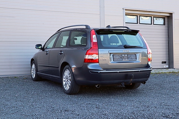 Volvo V50 6 of 18
