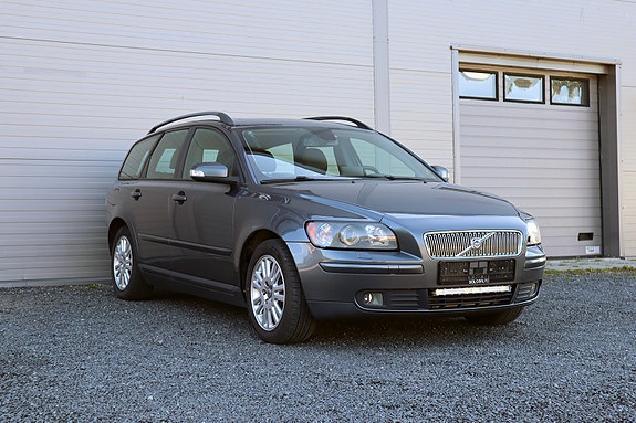 Volvo V50 3 of 18