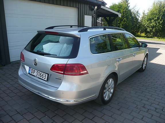 Volkswagen Passat 11 of 26