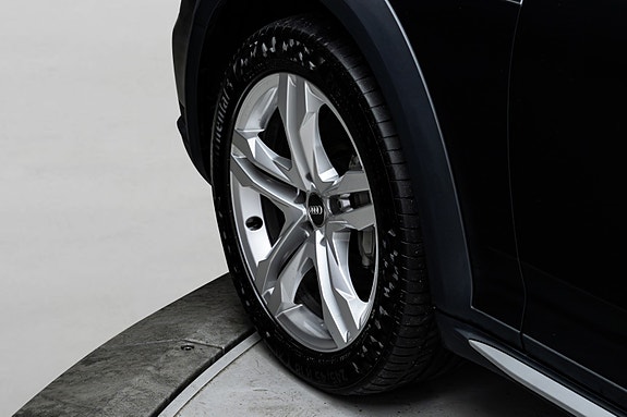 Audi A4 allroad 10 of 30