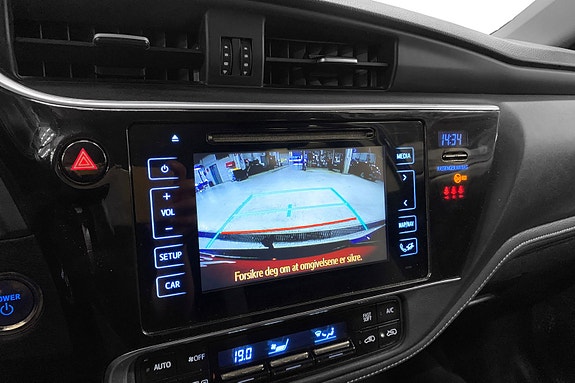 Toyota Auris 13 of 16