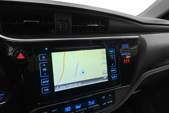 Toyota Auris 14 of 16