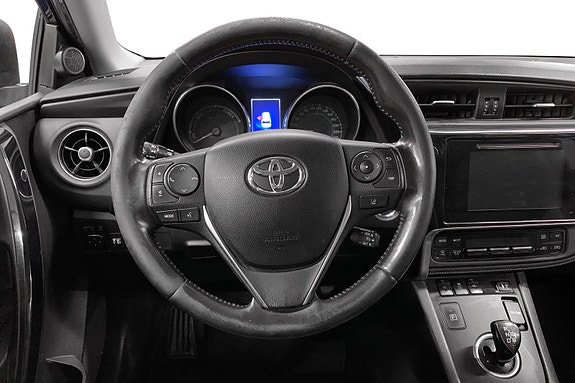 Toyota Auris 10 of 16