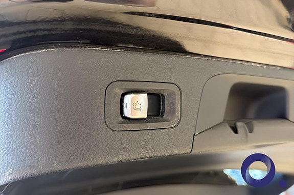 Mercedes-Benz EQC400 24 of 24