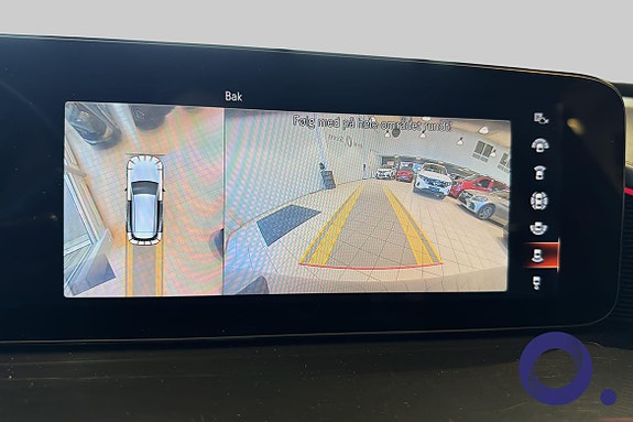 Mercedes-Benz EQC400 21 of 24