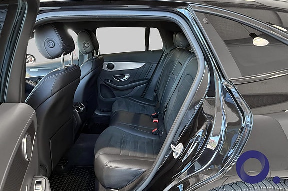 Mercedes-Benz EQC400 11 of 24
