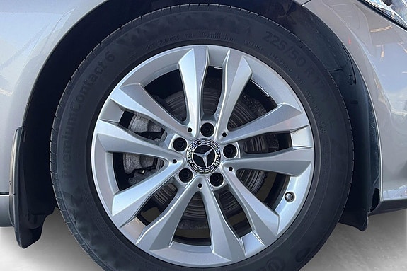 Mercedes-Benz C200 12 of 12