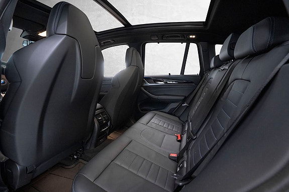 BMW X3 26 of 30