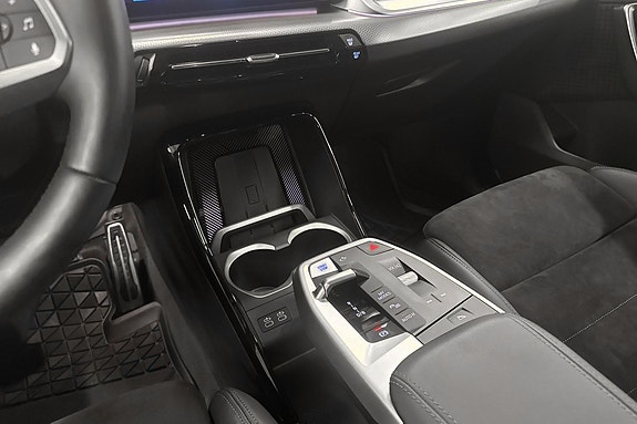 BMW iX1 26 of 30