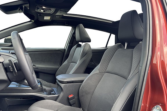 Toyota C-HR+ 11 of 26