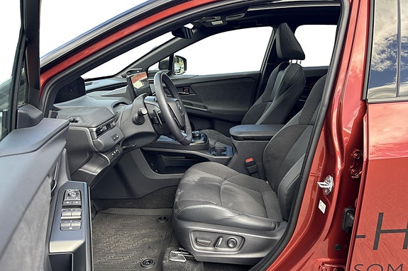 Toyota C-HR+ 10 of 26