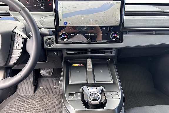 Toyota C-HR+ 14 of 26
