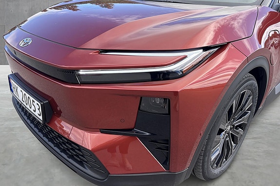 Toyota C-HR+ 9 of 26