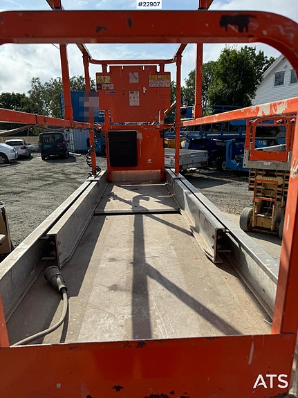 JLG 2630 ES lift 5 of 11