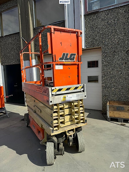 JLG 2630 ES lift 3 of 11