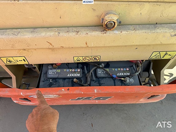 JLG 2630 ES lift 9 of 11
