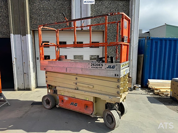 JLG 2630 ES lift 2 of 11