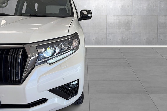 Toyota Land Cruiser 9 of 27