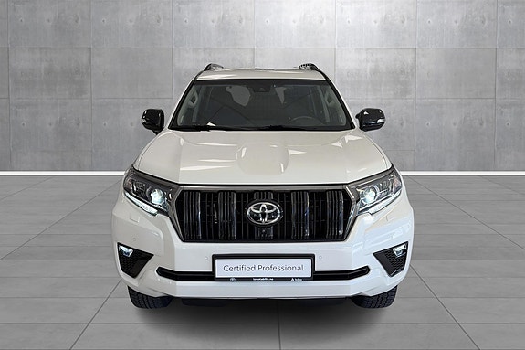 Toyota Land Cruiser 8 of 27