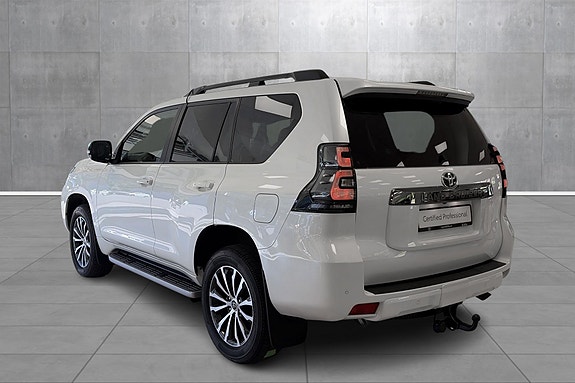 Toyota Land Cruiser 3 of 27