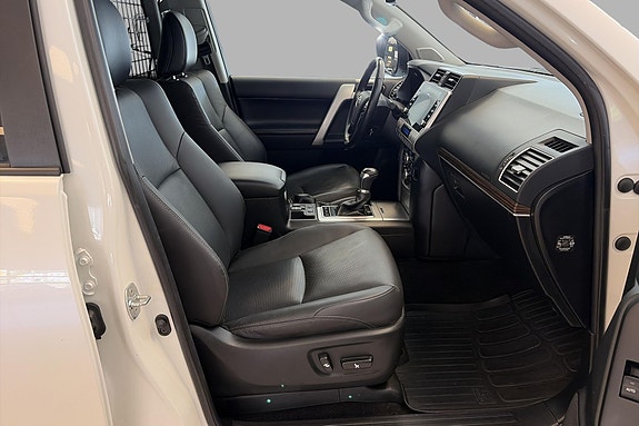 Toyota Land Cruiser 14 of 27