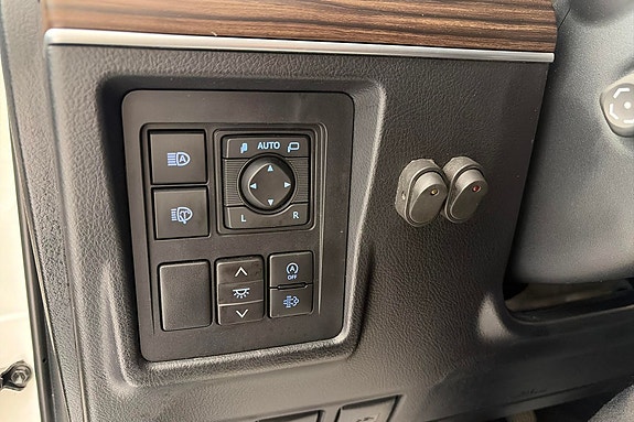 Toyota Land Cruiser 24 of 27