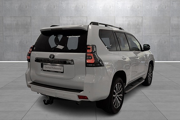 Toyota Land Cruiser 5 of 27