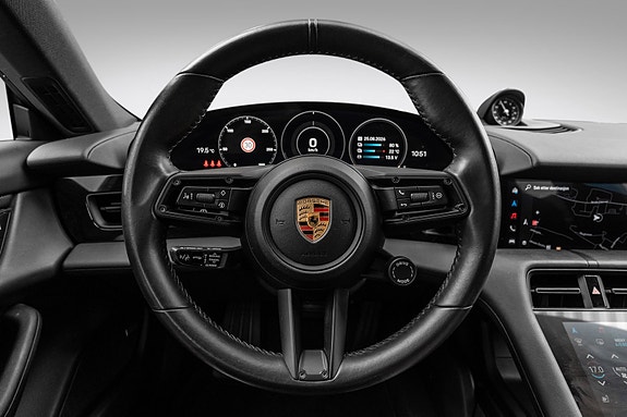 Porsche Taycan Cross Turismo 19 of 30