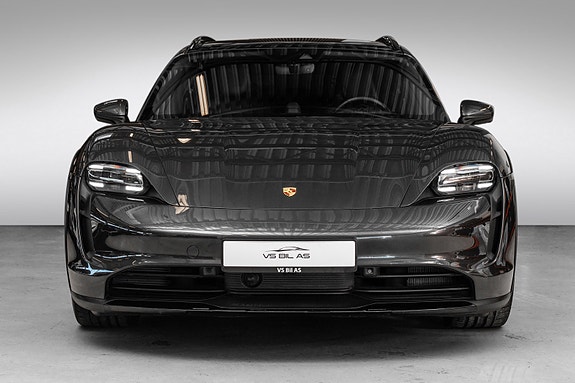 Porsche Taycan Cross Turismo 3 of 30